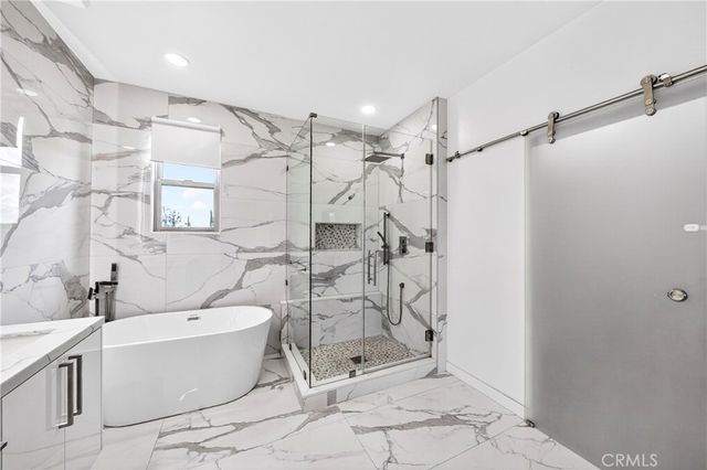 2827 W Edinger Avenue, Santa Ana, CA 92704