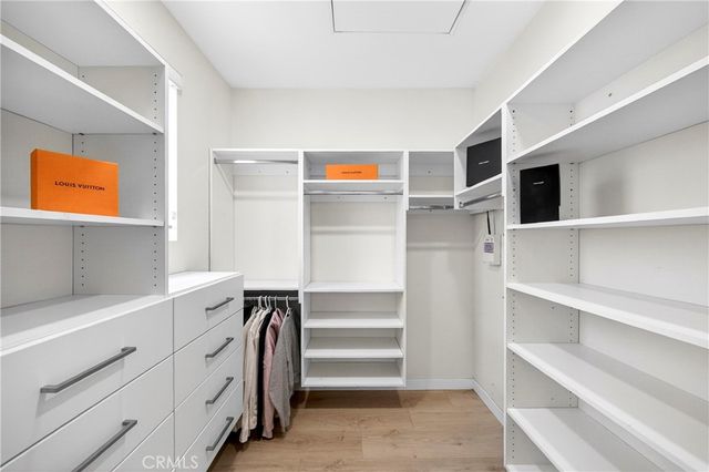 2827 W Edinger Avenue, Santa Ana, CA 92704