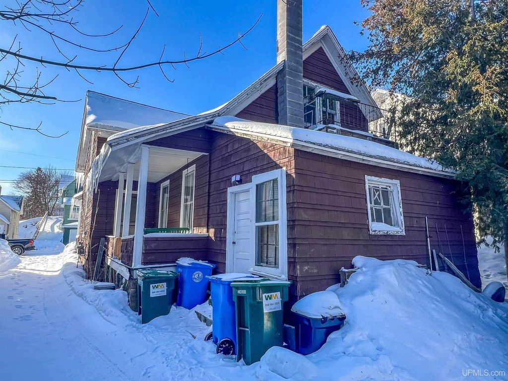 321 E Michigan Street, Marquette, MI 49855