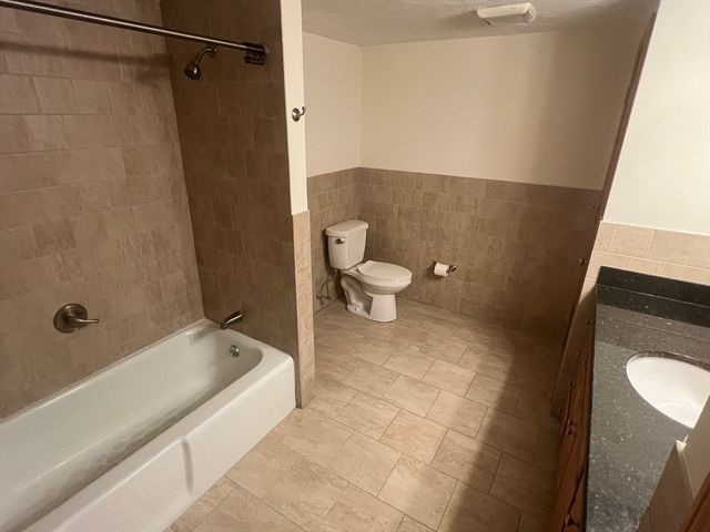 2360 Commonwealth Ave. 1-2, Newton, MA 02466