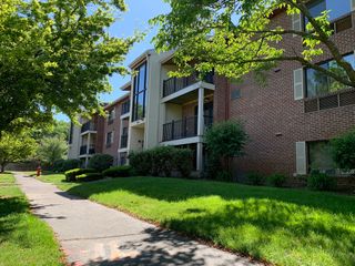 2360 Commonwealth Ave. 1-2, Newton, MA 02466