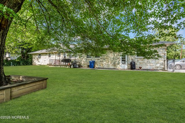 556 Spotswood Englishtown Road, Monroe, NJ 08831