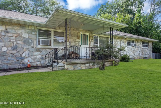 556 Spotswood Englishtown Road, Monroe, NJ 08831