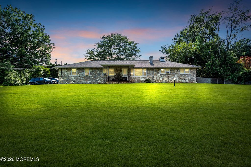 556 Spotswood Englishtown Road, Monroe, NJ 08831