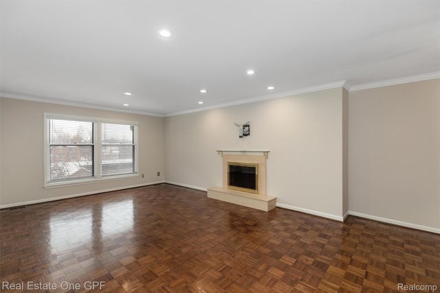 1750 Vernier Road 22, Grosse Pointe Woods, MI 48236