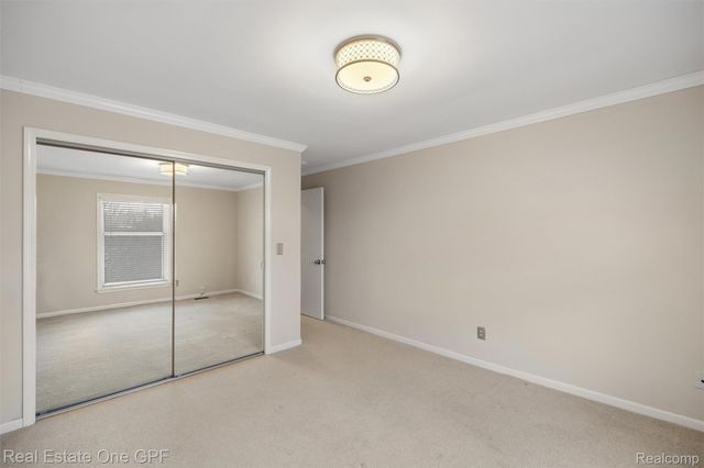 1750 Vernier Road 22, Grosse Pointe Woods, MI 48236