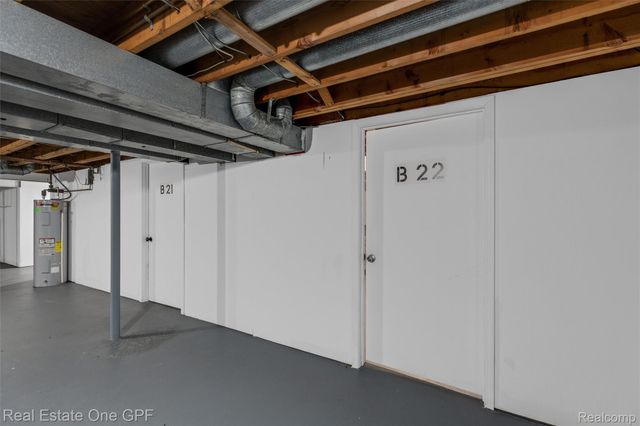 1750 Vernier Road 22, Grosse Pointe Woods, MI 48236