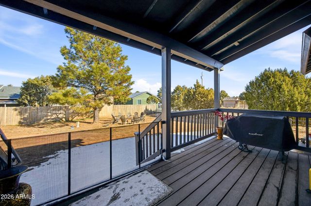 2230 PAGE Drive, Overgaard, AZ 85933