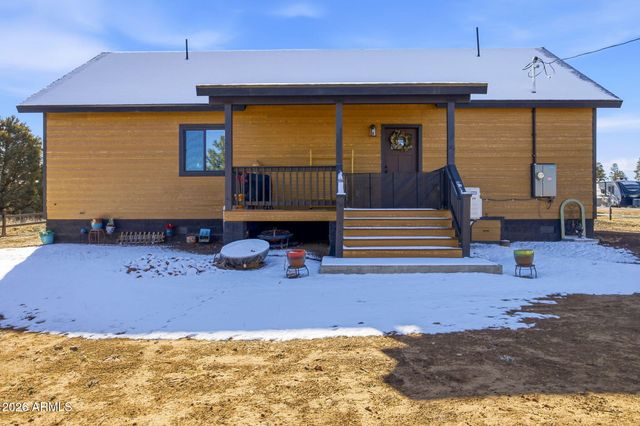 2230 PAGE Drive, Overgaard, AZ 85933