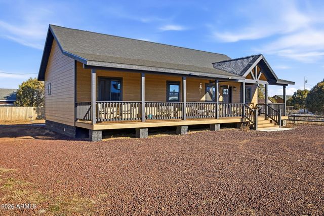 2230 PAGE Drive, Overgaard, AZ 85933