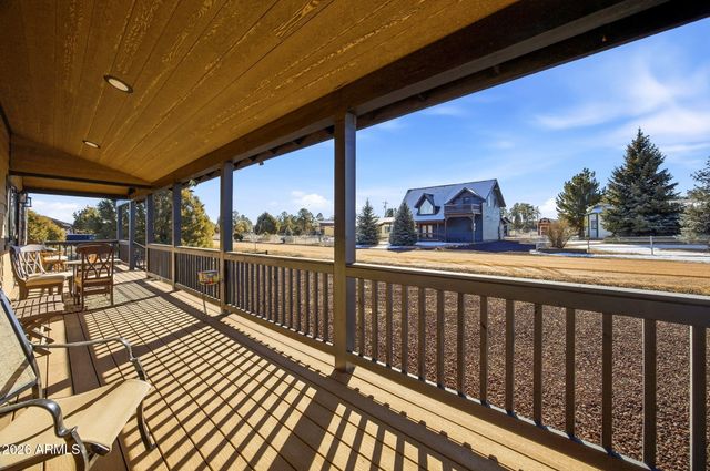 2230 PAGE Drive, Overgaard, AZ 85933