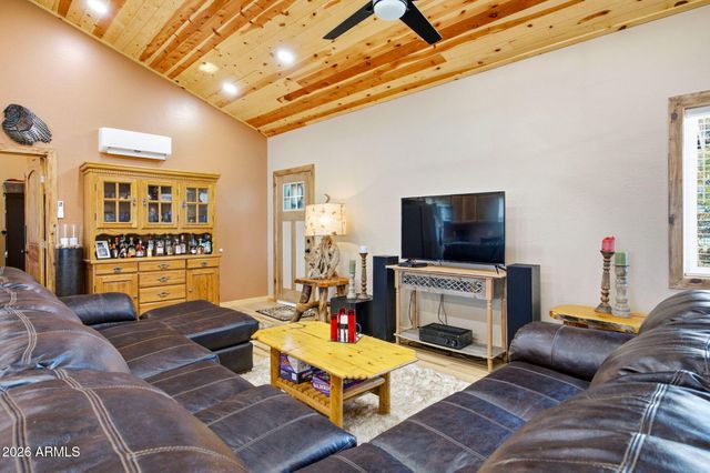 2230 PAGE Drive, Overgaard, AZ 85933