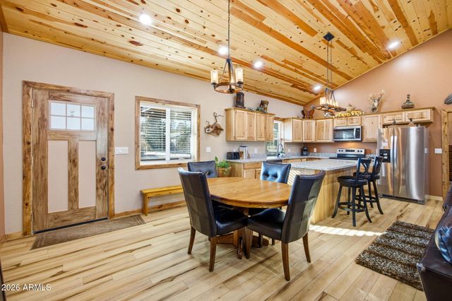 2230 PAGE Drive, Overgaard, AZ 85933