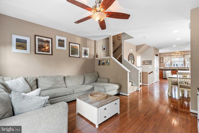 8214 HERITAGE CROSSING CT, Manassas, VA 20109