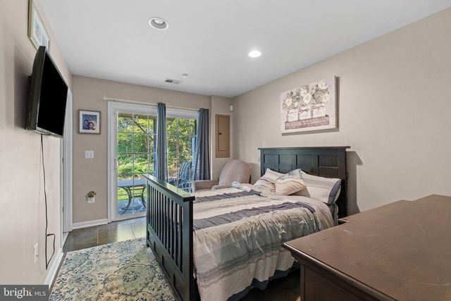 8214 HERITAGE CROSSING CT, Manassas, VA 20109