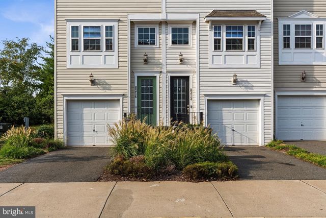 8214 HERITAGE CROSSING CT, Manassas, VA 20109