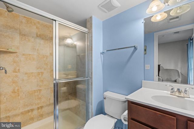 8214 HERITAGE CROSSING CT, Manassas, VA 20109