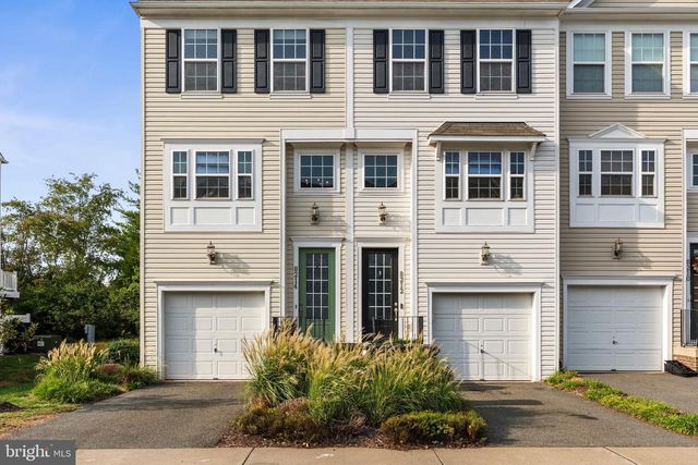 8214 HERITAGE CROSSING CT, Manassas, VA 20109