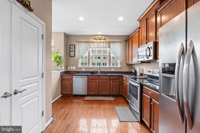 8214 HERITAGE CROSSING CT, Manassas, VA 20109