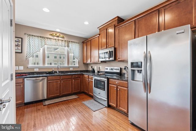 8214 HERITAGE CROSSING CT, Manassas, VA 20109