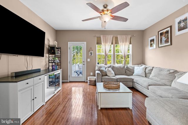 8214 HERITAGE CROSSING CT, Manassas, VA 20109