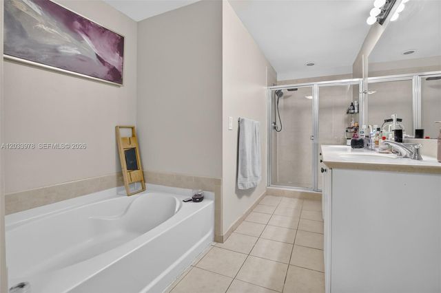 3340 NE 190th St 402, Aventura, FL 33180