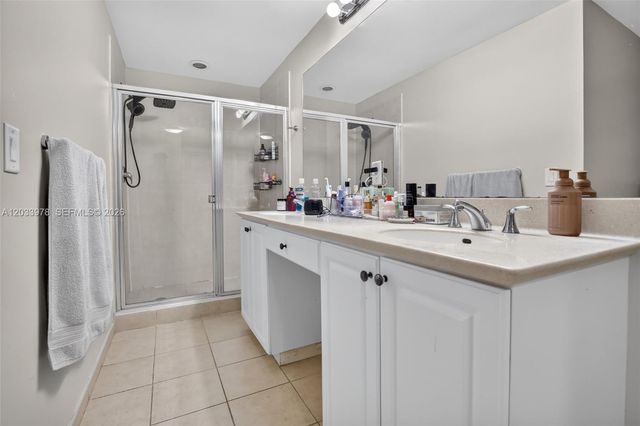 3340 NE 190th St 402, Aventura, FL 33180