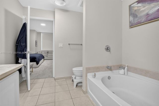 3340 NE 190th St 402, Aventura, FL 33180