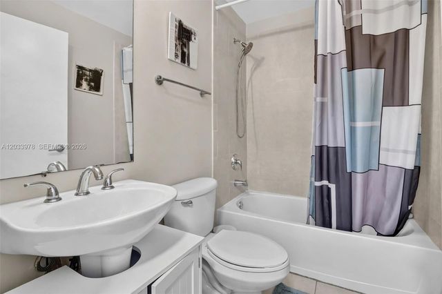 3340 NE 190th St 402, Aventura, FL 33180