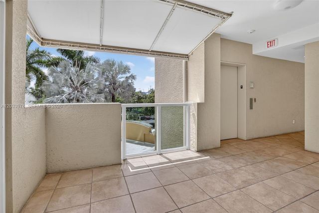 3340 NE 190th St 402, Aventura, FL 33180