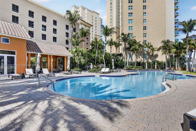 3340 NE 190th St 402, Aventura, FL 33180