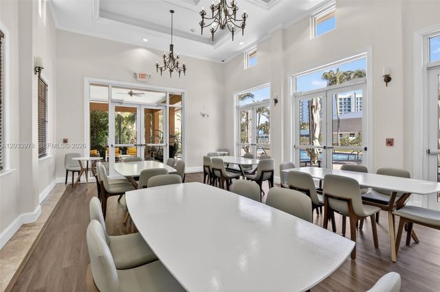 3340 NE 190th St 402, Aventura, FL 33180
