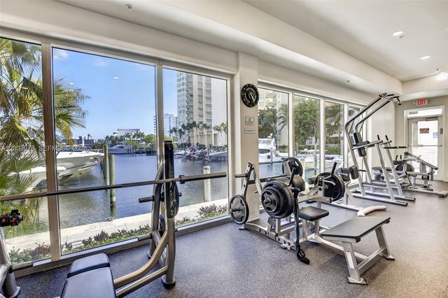 3340 NE 190th St 402, Aventura, FL 33180