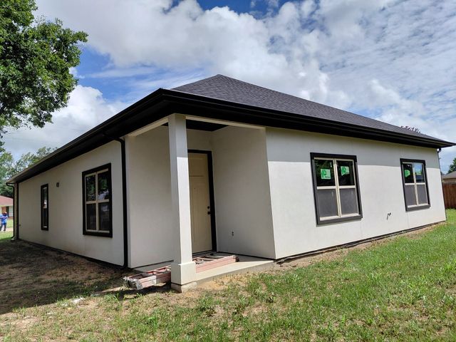 834 Park, Mexia, TX 76667