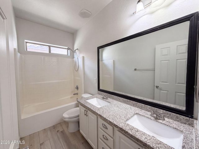 5641 S 10TH Drive, Phoenix, AZ 85041