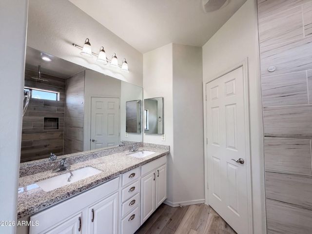 5641 S 10TH Drive, Phoenix, AZ 85041