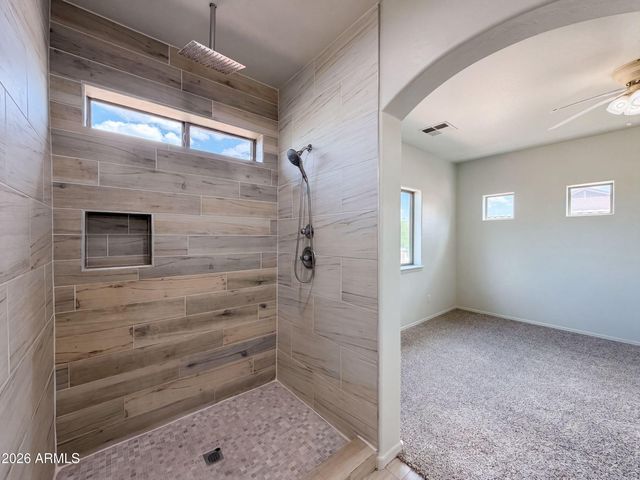 5641 S 10TH Drive, Phoenix, AZ 85041