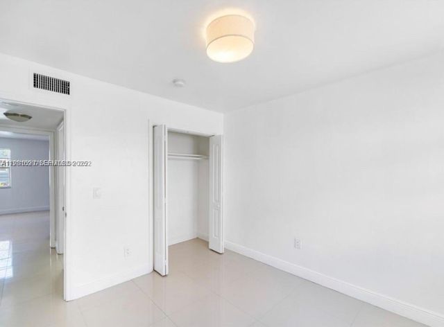 552 NE 61st St 4, Miami, FL 33137