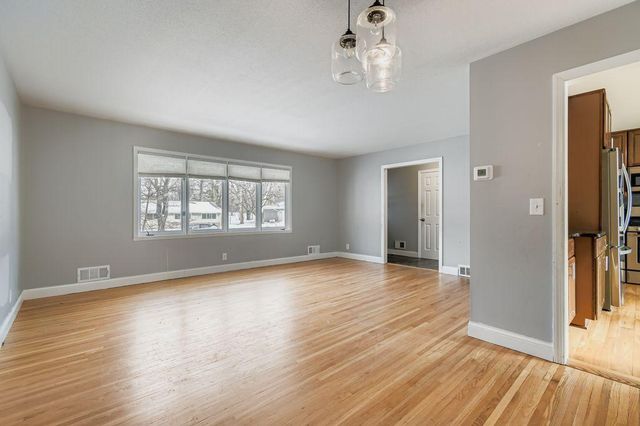 14921 Belvoir Drive, Minnetonka, MN 55345