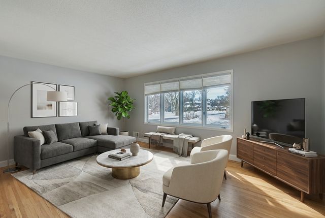 14921 Belvoir Drive, Minnetonka, MN 55345