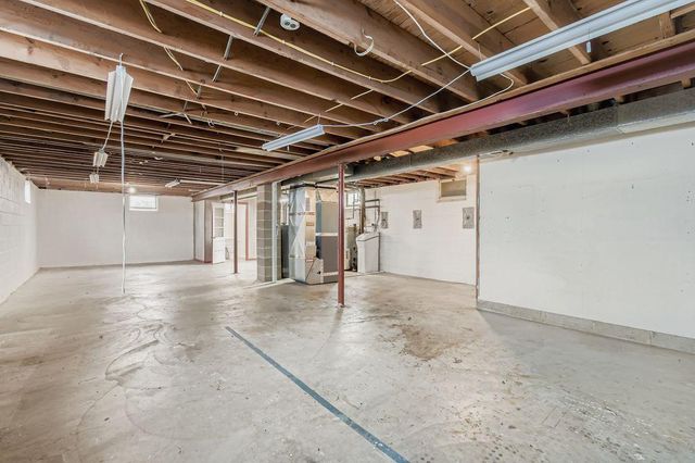 14921 Belvoir Drive, Minnetonka, MN 55345