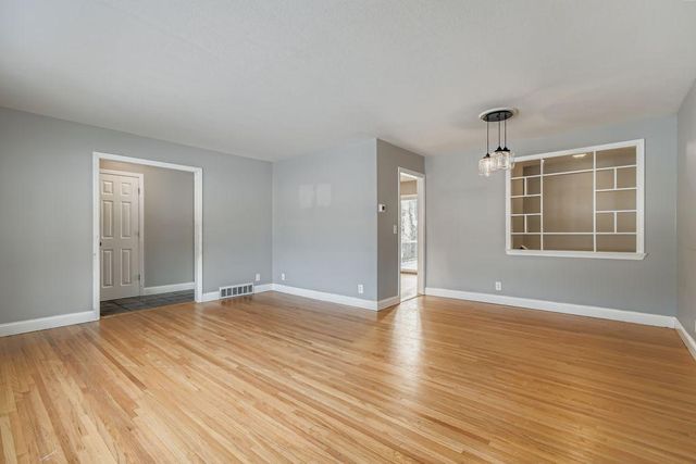 14921 Belvoir Drive, Minnetonka, MN 55345