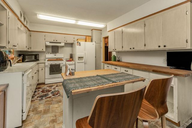 17405 Jersey Way, Lakeville, MN 55044