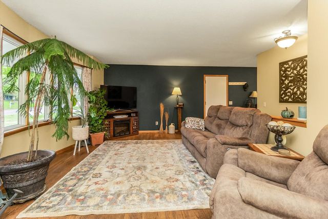 17405 Jersey Way, Lakeville, MN 55044