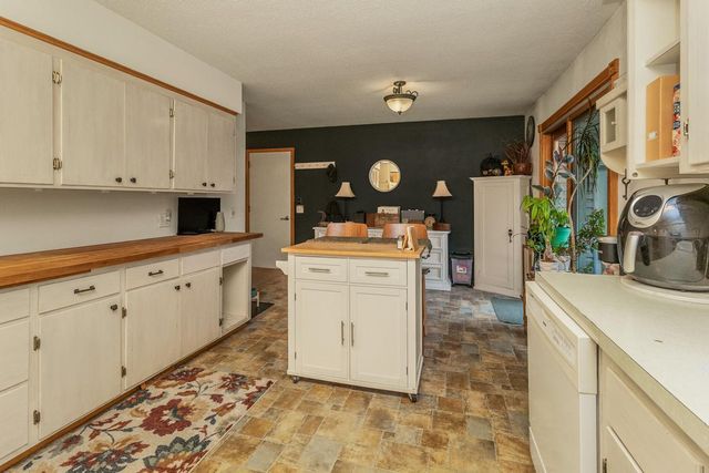 17405 Jersey Way, Lakeville, MN 55044