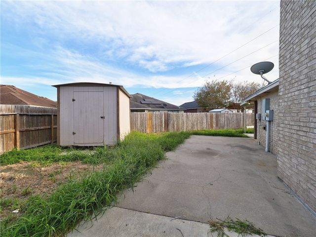 2422 Songbird Lane, Corpus Christi, TX 78414