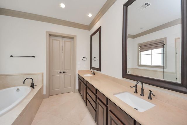 314 W Clay Street, Houston, TX 77019