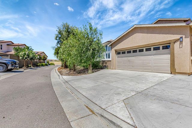 2482 Augusta Ave, Tracy, CA 95377