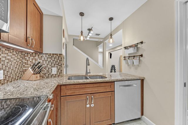 2907 Bissonnet Street, West University Place, TX 77005