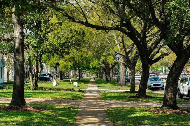 2907 Bissonnet Street, West University Place, TX 77005